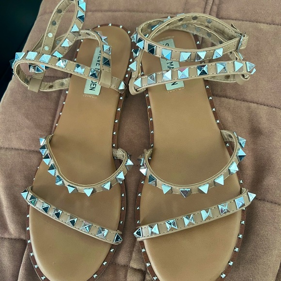 Steve Madden “Travel” Size 8 Sandals - Picture 2 of 2